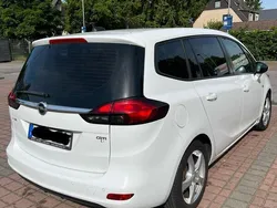 Weiß Gebraucht 2018 Opel Zafira Van / Kleinbus | 10.250 € (Guter Preis)