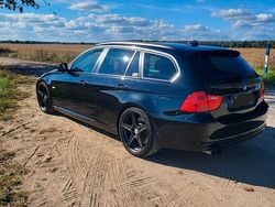Schwarz Gebraucht 2010 BMW 330 Shadowline Kombi | 14.900 €
