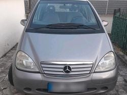 Schwarz Gebraucht 1998 Mercedes A140 Kleinwagen | 1.200 € (Fairer Preis)
