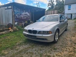 Silber Gebraucht 2002 BMW 520 Exclusive Kombi | 1.500 € (Superpreis)