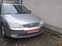 Grau Gebraucht 2005 Ford Mondeo Ghia Kombi | 2.890 € (Etwas zu teuer)