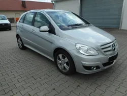 Silber Gebraucht 2009 Mercedes B180 Van / Kleinbus | 2.999 € (Fairer Preis)