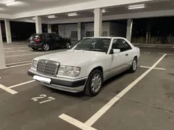 Weiß Gebraucht 1991 Mercedes E300 Sportline Coupé | 11.990 €