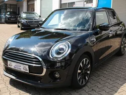 Midnight black metallic Gebraucht 2020 Mini Cooper Kleinwagen | 16.990 € (Guter Preis)