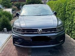 Grau Gebraucht 2019 VW Tiguan Black Edition SUV | 25.399 €