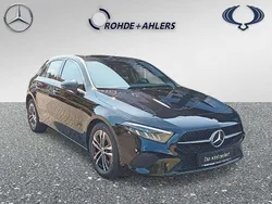 Kosmosschwarz metalliclack Gebraucht 2024 Mercedes A200 Progressive Limousine | 27.969 € (Fairer Preis)