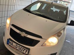 Weiß Gebraucht 2010 Chevrolet Spark Kleinwagen | 2.100 € (Etwas zu teuer)