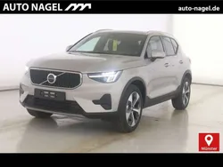 Silver dawn / Gebraucht 2024 Volvo XC40 Core SUV | 35.700 € (Fairer Preis)