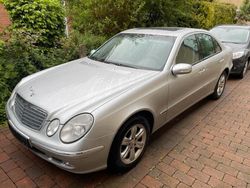 Silber Gebraucht 2002 Mercedes E240 Elegance Limousine | 4.999 € (Etwas zu teuer)