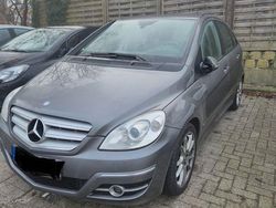 Silber Gebraucht 2009 Mercedes 180 Limousine | 7.600 € (Fairer Preis)