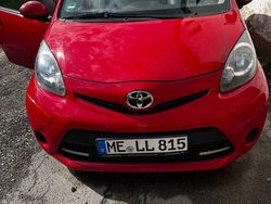 Rot Gebraucht 2013 Toyota Aygo Cool Kleinwagen | 4.000 € (Guter Preis)