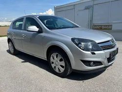 Silber Gebraucht 2009 Opel Astra Edition Limousine | 1.650 € (Guter Preis)
