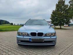 Grau Gebraucht 2003 BMW 530 Lifestyle Kombi | 8.499 €