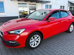 Rot Gebraucht 2022 Seat Leon Style Limousine | 19.999 € (Guter Preis)