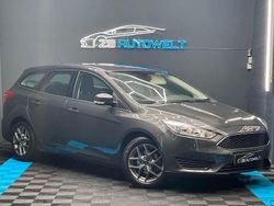 Grau Gebraucht 2015 Ford Focus Ambiente Limousine | 6.490 € (Fairer Preis)