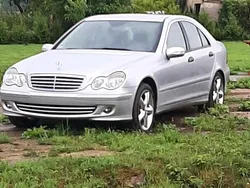 Silber Gebraucht 2007 Mercedes C200 Limousine | 7.300 € (Fairer Preis)
