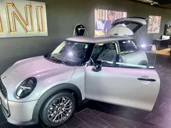 Gebraucht 2025 Mini Cooper Essential Kleinwagen | 27.950 € (Fairer Preis)