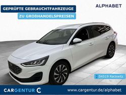 Frozen white (metallic) Gebraucht 2023 Ford Focus Titanium Kombi | 17.690 € (Superpreis)