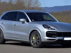 Silber Gebraucht 2020 Porsche Cayenne Turbo S SUV | 79.900 € (Superpreis)