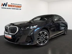Bmw sophistograu Gebraucht 2024 BMW 520 M Sport Limousine | 49.990 € (Fairer Preis)
