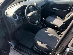 Schwarz Gebraucht 2007 Ford Fusion Kombi | 1.500 €