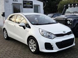 Weiß Gebraucht 2016 Kia Rio Start Limousine | 6.999 € (Fairer Preis)