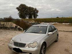 Silber Gebraucht 2001 Mercedes C180 Limousine | 1.750 € (Fairer Preis)