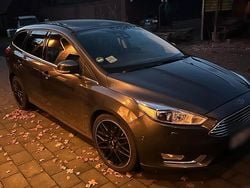 Grau Gebraucht 2015 Ford Focus Kombi | 6.499 € (Etwas zu teuer)