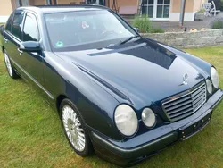 Blau Gebraucht 2001 Mercedes E270 Elegance Limousine | 5.500 € (Fairer Preis)