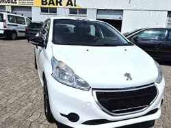 Weiß Gebraucht 2015 Peugeot 208 Kleinwagen | 3.450 € (Superpreis)