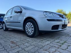 Silber Gebraucht 2004 VW Golf V Trendline Limousine | 3.999 € (Teuer)
