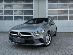 Grau Gebraucht 2021 Mercedes A180 Limousine | 22.990 € (Guter Preis)