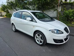 Weiß Gebraucht 2011 Seat Altea XL Stylance Van / Kleinbus | 4.999 € (Fairer Preis)