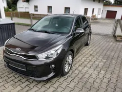 Braun Gebraucht 2018 Kia Rio DREAM-TEAM Edition Limousine | 10.800 € (Fairer Preis)