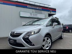 Silber Gebraucht 2015 Opel Zafira Tourer Edition Van / Kleinbus | 10.190 € (Etwas zu teuer)