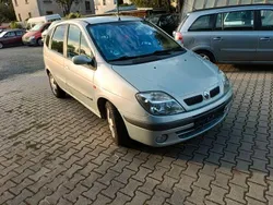 Silber Gebraucht 2002 Renault Scénic Authentique Van / Kleinbus | 1.300 € (Fairer Preis)