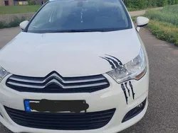 Weiß Gebraucht 2014 Citroën C4 Tonic Limousine | 9.500 €