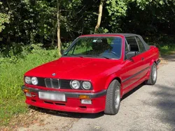 Rot Gebraucht 1989 BMW 325 Cabriolet Cabrio | 37.990 €