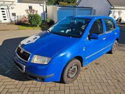 Blau Gebraucht 2002 Skoda Fabia Comfort Kleinwagen | 900 € (Fairer Preis)