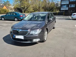 Braun Gebraucht 2011 Skoda Superb Active Limousine | 6.977 € (Guter Preis)