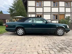 Grün Gebraucht 1996 Mercedes E220 Cabrio | 22.490 € (Fairer Preis)