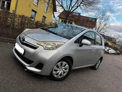 Silber Gebraucht 2011 Toyota Verso-S Van / Kleinbus | 7.900 € (Fairer Preis)