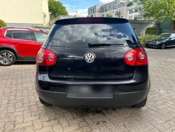 Schwarz Gebraucht 2005 VW Golf V Kleinwagen | 600 € (Etwas zu teuer)