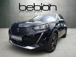 Metfa schwarz perla Gebraucht 2023 Peugeot 2008 Allure SUV | 21.480 € (Fairer Preis)