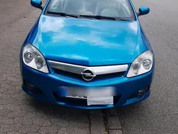 Blau Gebraucht 2004 Opel Tigra Cabrio | 1.700 € (Etwas zu teuer)