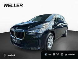 Black sapphire (schwarz) Gebraucht 2022 BMW 218 Active Tourer Performance Van / Kleinbus | 23.990 € (Guter Preis)