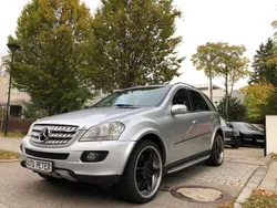 Iridiumsilber metalliclack Gebraucht 2009 Mercedes ML500 AMG SUV | 15.700 € (Teuer)