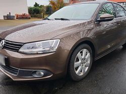 Braun Gebraucht 2012 VW Jetta Limousine | 9.000 € (Teuer)