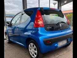 Blau Gebraucht 2009 Peugeot 107 Kleinwagen | 1.499 € (Teuer)