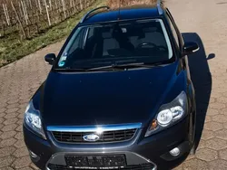 Grau Gebraucht 2010 Ford Focus Titanium Kombi | 3.990 € (Fairer Preis)